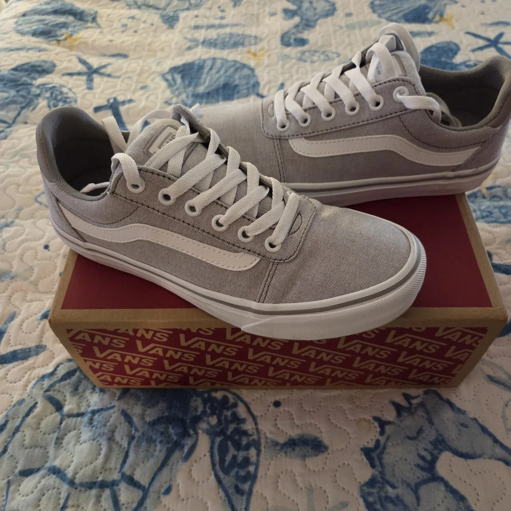 Vans Gray Sneakers Size 8.5 - Picture 1 of 5